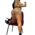 Iza, Sexbombe - immer gut gelaunt. Bild