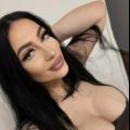 Amira, mit 80 E Busen. Bild